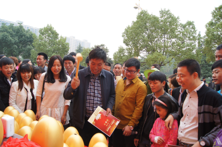 �W��֮��΢��ʯ������Ş���_�I(y��)���ۿ͑��F(xi��n)��(ch��ng)�ҵ�