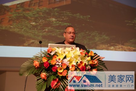 ���|���������}���v